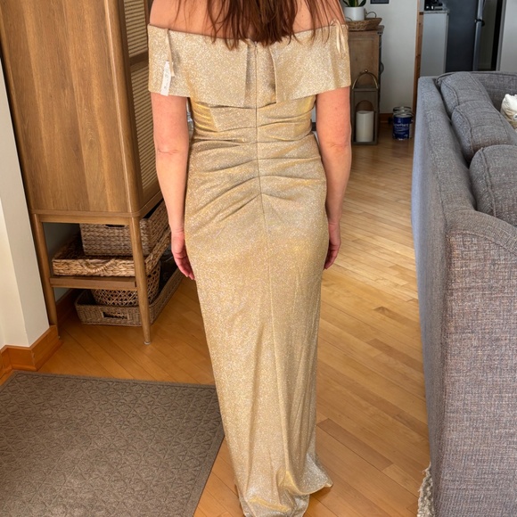 Xscape Gown - Picture 4 of 7